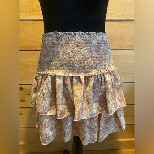 Women’s skirt/ floral size medium